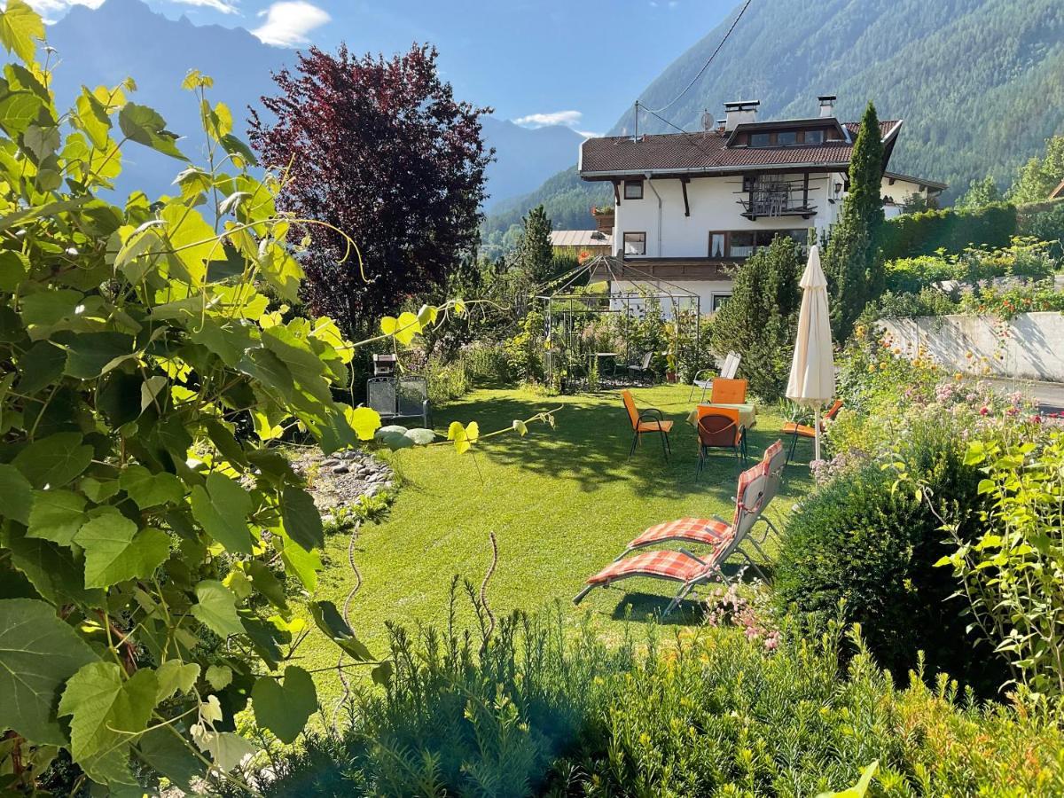 Comfortable Apartment In A Beautiful Surrounding Sautens Esterno foto